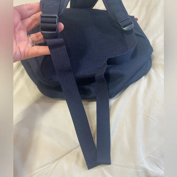 🐂 Red Bull Campus backpack! 🎒 In excellent condition! Red Bull Racing! - Picture 2 of 12